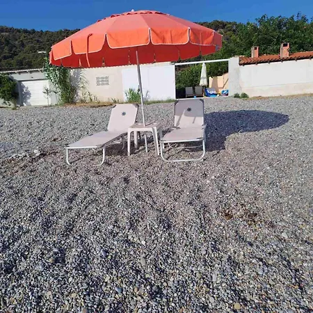 Aigeira Seafront 1st Floor Oikonomaiika