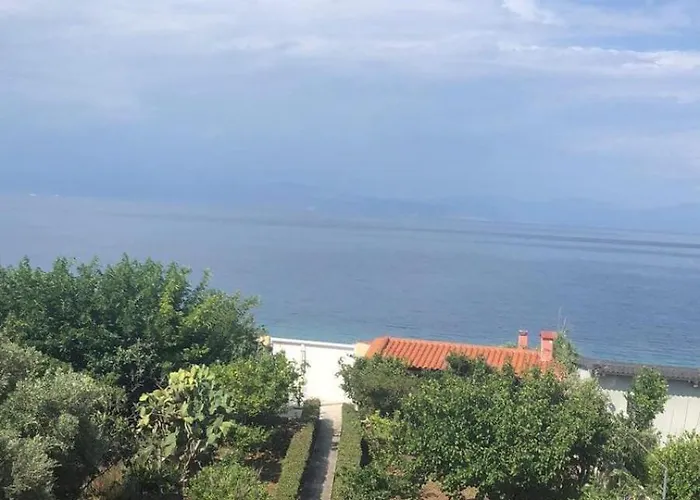 Aigeira Seafront 1st Floor